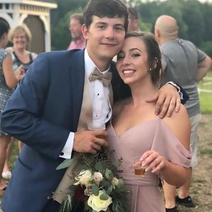 Meet your Posher, Dakota